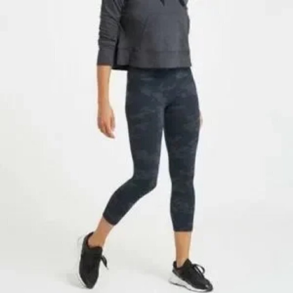 SPANX, Look At Me Now 9" Rise Cropped Camo Seamleass Shapewear Leggings, Size M